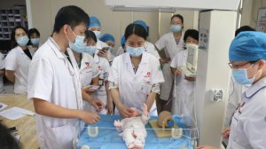 挽救生命于分秒之间，阳江安琪儿妇产举行新生儿窒息心肺复苏演练